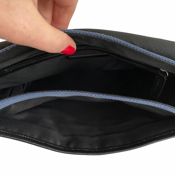 Levenger Metro Canvas Leather Messenger Bag - Picture 4 of 8